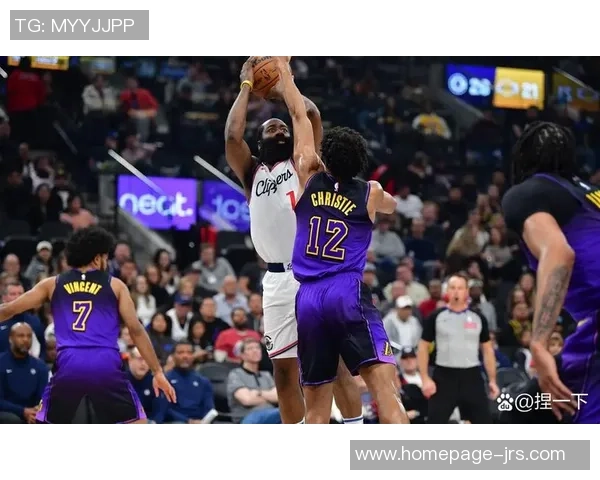 306开拓者与掘金激战正酣谁能在季后赛中脱颖而出争夺荣耀 306开拓者与掘金激战正酣谁能在季后赛中脱颖而出争夺荣耀